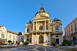 Národní divadlo v Pécsi (Maďarsko)