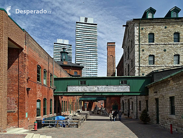 Historická čtvrť The Distillery District v Torontu (Ontario - Kanada)