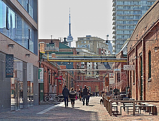 Historická čtvrť The Distillery District v Torontu (Ontario - Kanada)