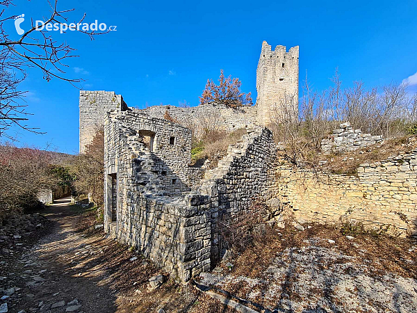 Hrad Dvigrad (Istrie - Chorvatsko)