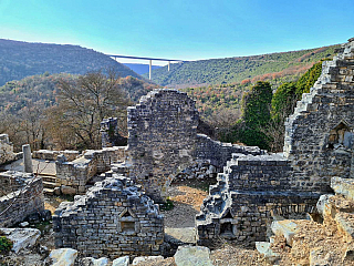 Hrad Dvigrad (Istrie - Chorvatsko)