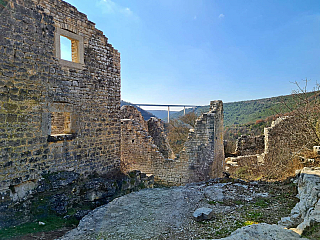 Hrad Dvigrad (Istrie - Chorvatsko)