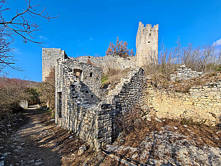 Hrad Dvigrad (Istrie - Chorvatsko)