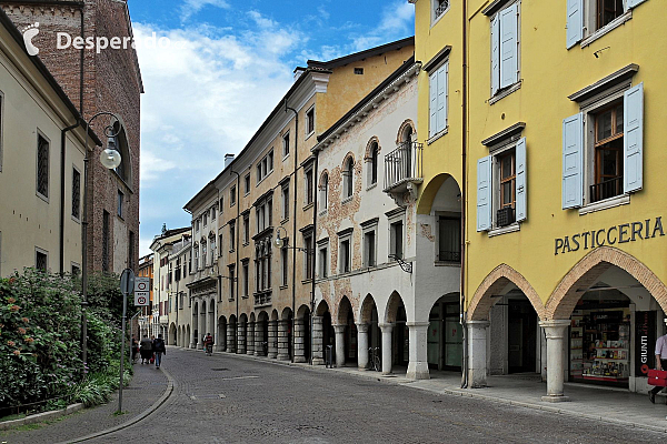 Visegrád (Maďarsko)Udine (Furlánsko-Julské Benátsko – Itálie)