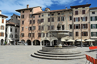 Visegrád (Maďarsko)Udine (Furlánsko-Julské Benátsko – Itálie)