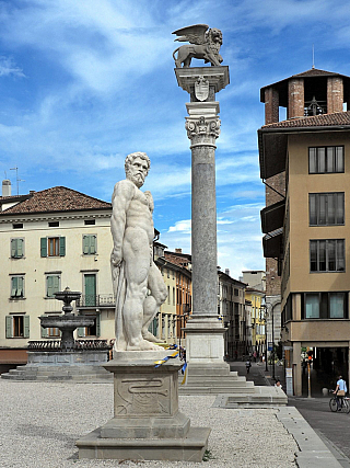 Visegrád (Maďarsko)Udine (Furlánsko-Julské Benátsko – Itálie)