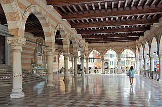 Visegrád (Maďarsko)Udine (Furlánsko-Julské Benátsko – Itálie)