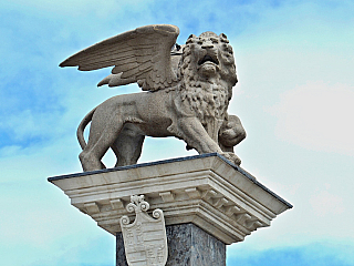 Visegrád (Maďarsko)Udine (Furlánsko-Julské Benátsko – Itálie)