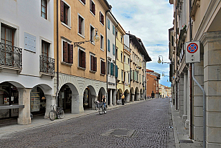 Visegrád (Maďarsko)Udine (Furlánsko-Julské Benátsko – Itálie)