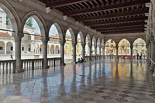 Visegrád (Maďarsko)Udine (Furlánsko-Julské Benátsko – Itálie)