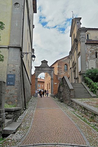 Visegrád (Maďarsko)Udine (Furlánsko-Julské Benátsko – Itálie)