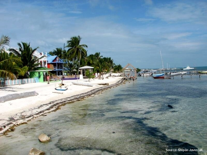 Pobřeží v Belize