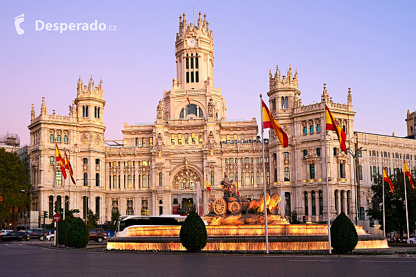 Palacio de Cibeles v Madridu (Španělsko)