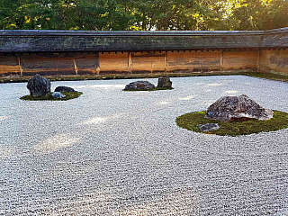 Kamenná zahrada Ryoanji (Kyoto - Japonsko)