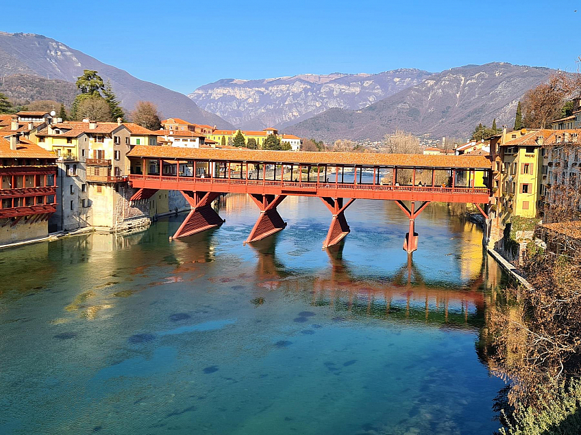 Most Ponte Vecchio v Bassano del Grappa (Veneto - Itálie)