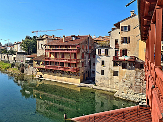 Most Ponte Vecchio v Bassano del Grappa (Veneto - Itálie)