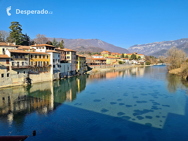 Ponte Vecchio v Bassano del Grappa (Veneto - Itálie)