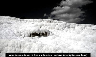 Bílé stěny Pamukkale (Turecko)