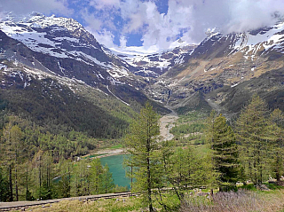 Berninská dráha - železnice z italského Tirano do švýcarského St. Moritz