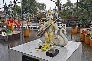 Grand Bassin Hindu Temple (Mauricius)