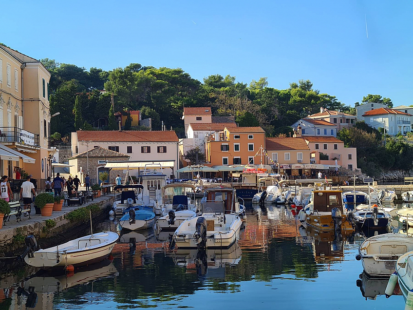 Veli Lošinj (ostrov Lošinj - Chorvatsko)