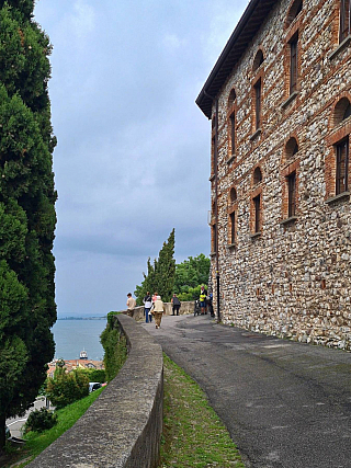 Castello di Desenzano v Desenzano del Garda (Lombardie - Itálie)
