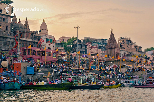 Pohled na chrámovou oblast (Varanasi - Indie)