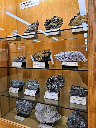 Geologický pavilon prof. F. Pošepného v Ostravě-Porubě (Česká republika)