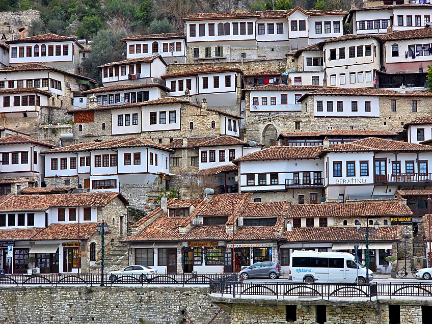 Unikátní architektura osmanských domů (Berat, Albánie)