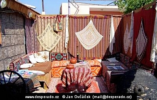 Pohodové posezení hotelu Venüs v Pamukkale (Turecko)