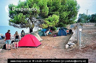 Kempování mezi Sarandou a Butrintem, naše stanoviště (Albánie)