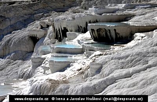 Travertinové terasy v Pamukkale (Turecko)