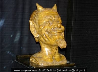 Exponát v muzeu Čertů v Kaunasu (Litva)