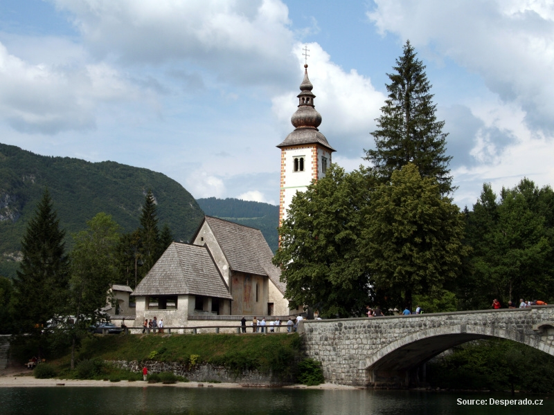 Bohinjské jezero (Slovinsko)