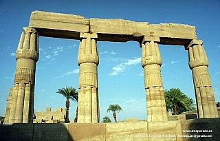 Amonův chrám Karnak v Luxoru (Egypt)
