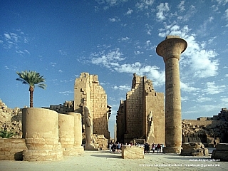 Amonův chrám Karnak v Luxoru (Egypt)