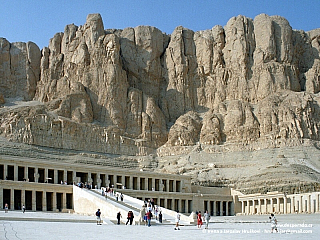 Deir el-Bahrí - vznosné dílo Hatšepsut