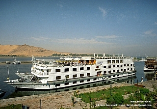 Výletní loď na řece Nil (Egypt)