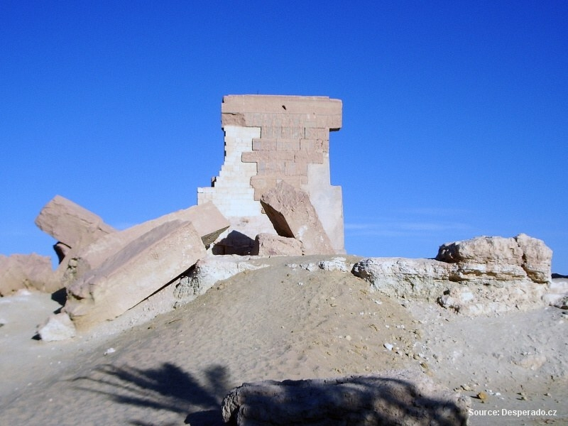 Pozůstatky starověké věštírny Aghurmi v oáze Siwa (Egypt)