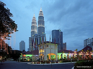 Petronas Twin Towers v Kuala Lumpur (Malajsie)