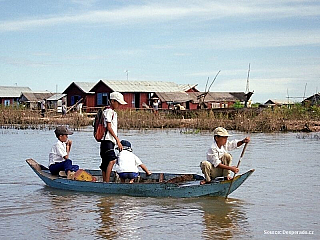 Video z plovoucí vesnice na jezeře Tonlésap