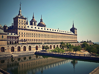 El Escorial – impozantní „jáma na strusku“