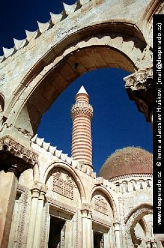 Pohádkový kurdský palác Ishak Pasha (Turecko)
