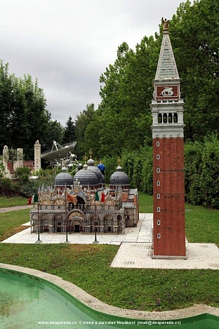 Zmenšený svět v parku Minimundus v Klagenfurtu (Rakousko)