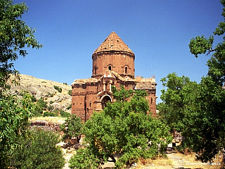 Akdamar – ostrovní arménský kostelík