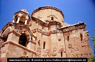 Kostel Akdamar Kilisesi u města Van (Turecko)