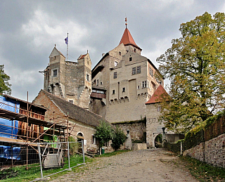 Hrad Pernštejn (Česká republika)